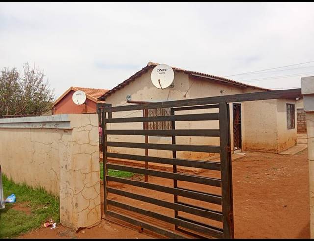 2 BEDROOM HOUSE FOR SALE IN ZONKIZIZWE